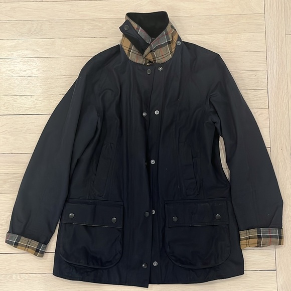 Barbour Classic Beadnell Waxed Navy Utility Jacket - Picture 16 of 17